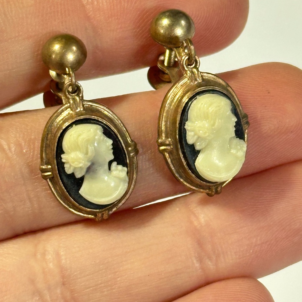 Vintage Brass Plastic Cameo Victorian Style Clip On Twist Earrings 50s 60s PinUp